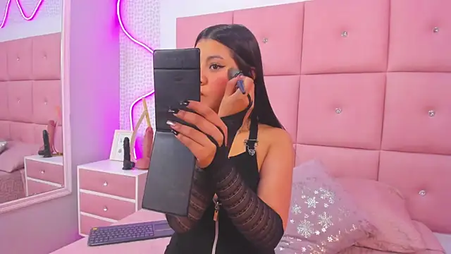 DaisySnugs1 online show from 11/15/25, 11:03