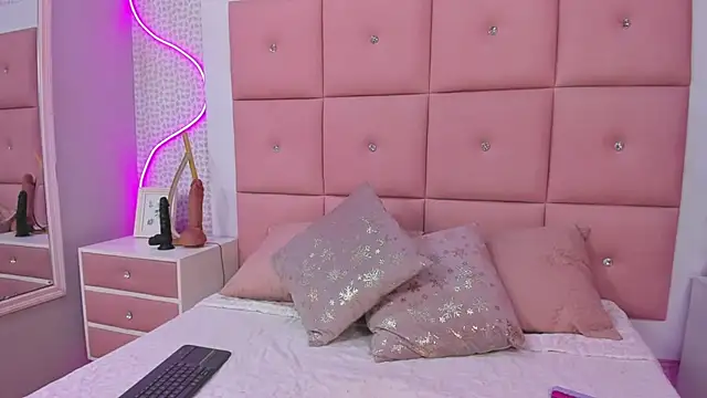 DaisySnugs1 online show from 11/07/25, 12:21