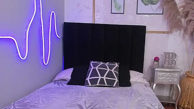 DaisySnugs1 online show from 09/10/25, 12:37