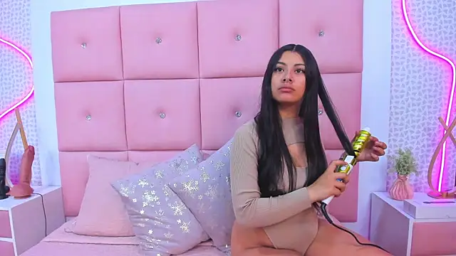 DaisySnugs1 online show from 11/04/25, 11:58