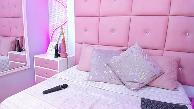 DaisySnugs1 online show from 11/08/25, 11:58