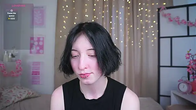 JuanaFriesz online show from 04/05/26, 09:05