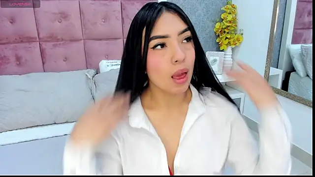 Snapshot of missconnor chatting on 09/16/25, 12:28 missconnor online show from 09/16/25, 12:28