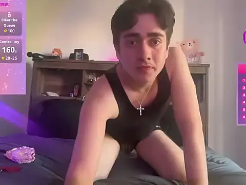 Snapshot of michaeltorrexxx chatting on 02/17/26, 11:24 michaeltorrexxx online show from 02/17/26, 11:24