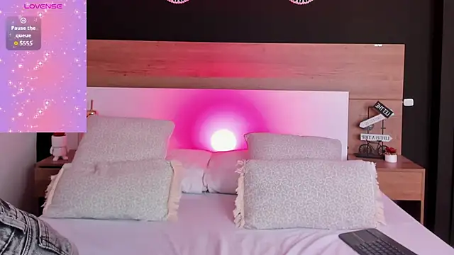 MiaTaylorSweet online show from 10/22/25, 02:16