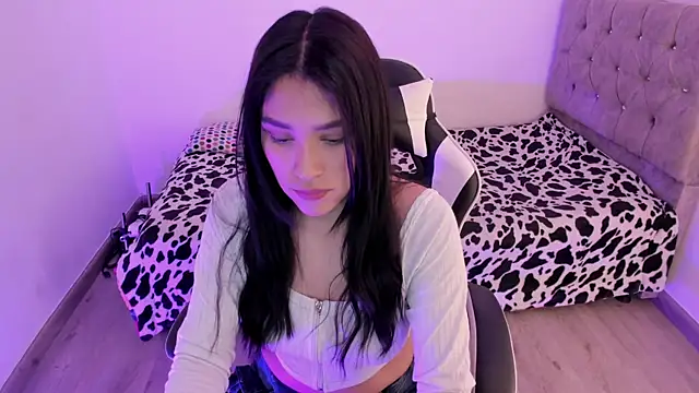 Snapshot of megaan_cb chatting on 11/04/25, 01:04 megaan cb online show from 11/04/25, 01:04