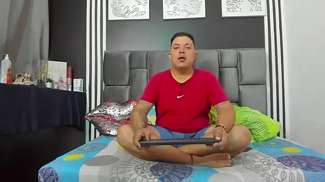 Hornycouple Hot online show from 11/10/25, 02:44