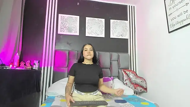 Hornycouple Hot online show from 11/01/25, 07:41