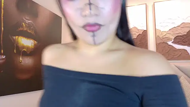 kendalFox  online show from 10/31/25, 01:41