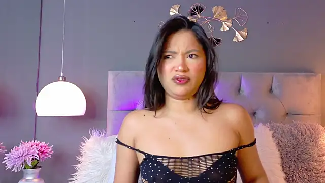 kendalFox  online show from 04/09/26, 02:57