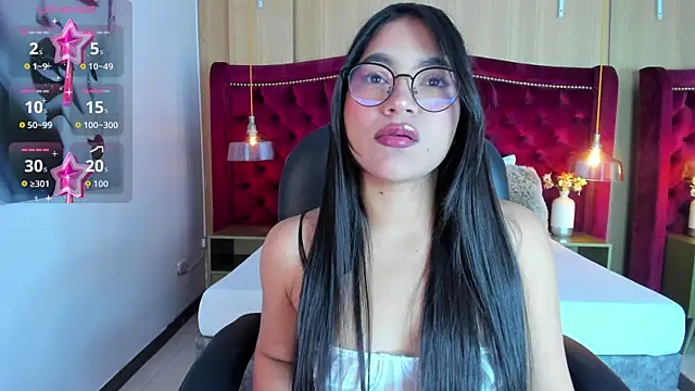 kendalFox  online show from 09/28/25, 02:13