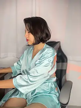 Valen Sky online show from 11/26/25, 04:34