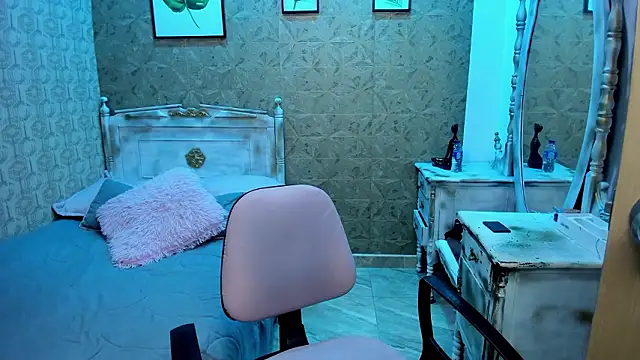 Lucia jane online show from 02/28/26, 09:25