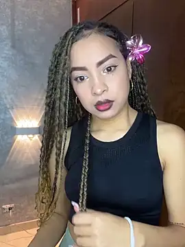 Snapshot of Lucia_jane chatting on 06/18/26, 08:36 Lucia jane online show from 06/18/26, 08:36