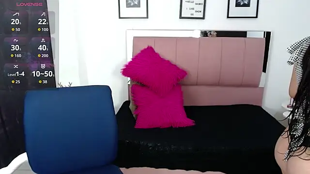 Snapshot of SammySmall_F_w chatting on 12/22/25, 09:26 SammySmall F w online show from 12/22/25, 09:26