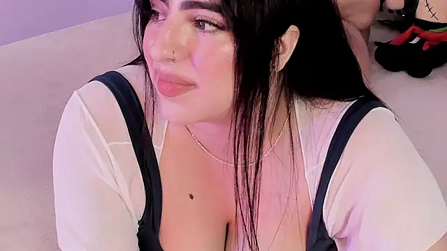 Camila Matinez  online show from 11/10/25, 12:59