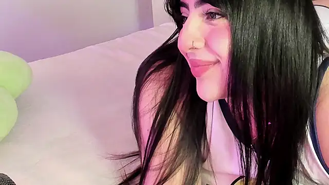 Camila Matinez  online show from 04/15/26, 01:22