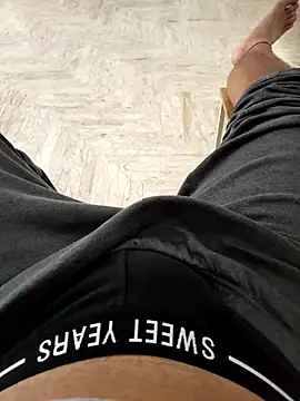 AXEL 84 online show from 10/25/25, 02:39