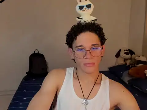 Tom Blues online show from 10/24/25, 01:32