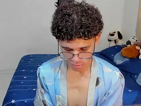 Tom Blues online show from 10/21/25, 02:38