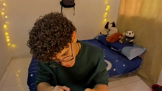 Tom Blues online show from 11/26/25, 04:07