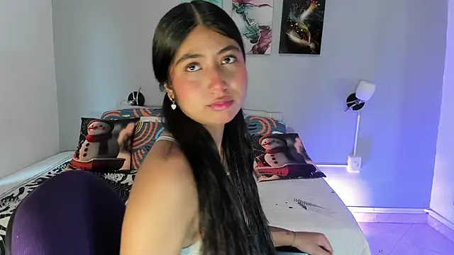 KimTayloor1 online show from 11/11/25, 07:41