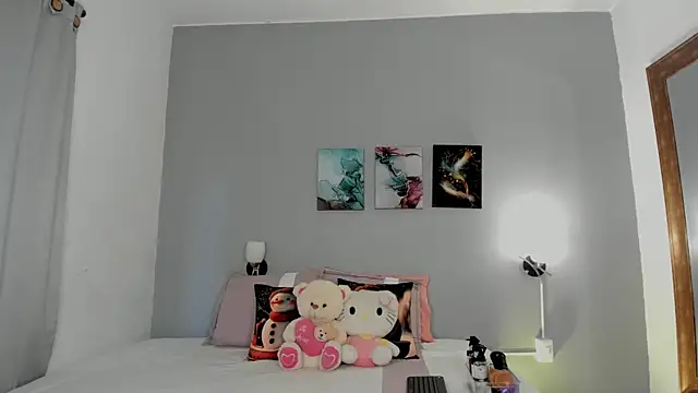 KimTayloor1 online show from 11/25/25, 07:58