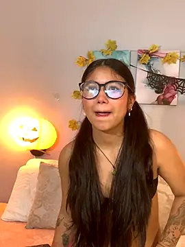 KimTayloor1 online show from 10/24/25, 07:24