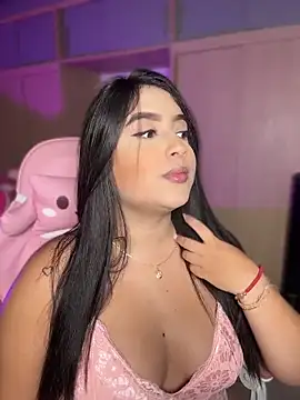 Emiily Moore1 online show from 05/05/26, 10:46