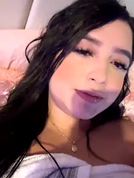Snapshot of Emiily_Moore1 chatting on 10/18/25, 10:01 Emiily Moore1 online show from 10/18/25, 10:01