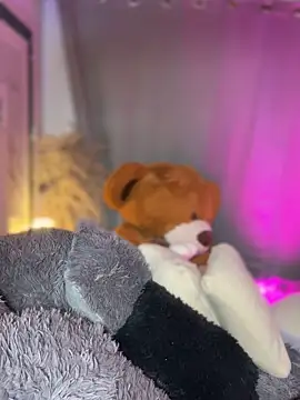 Emiily Moore1 online show from 12/23/25, 01:49