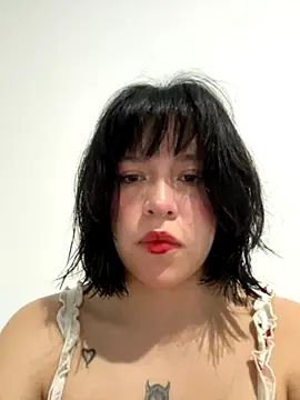Snapshot of aliciia_23 chatting on 09/23/25, 03:24 aliciia 23 online show from 09/23/25, 03:24