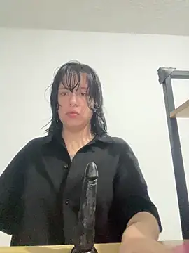 Snapshot of aliciia_23 chatting on 10/12/25, 04:03 aliciia 23 online show from 10/12/25, 04:03
