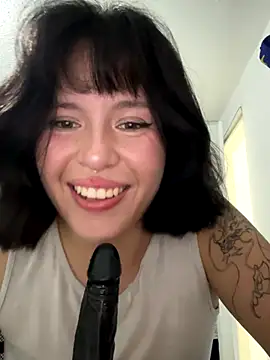 Snapshot of aliciia_23 chatting on 09/28/25, 05:36 aliciia 23 online show from 09/28/25, 05:36