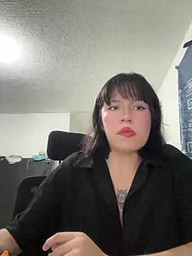Snapshot of aliciia_23 chatting on 10/02/25, 03:32 aliciia 23 online show from 10/02/25, 03:32