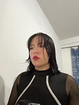 aliciia 23 online show from 11/11/25, 12:27