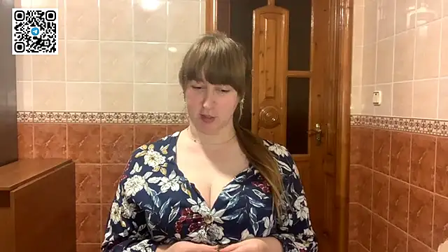 MaroonMoon  online show from 11/22/25, 08:51