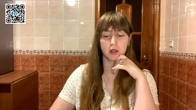 MaroonMoon  online show from 10/10/25, 07:47