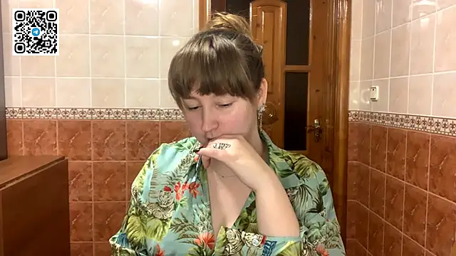 MaroonMoon  online show from 11/10/25, 08:47