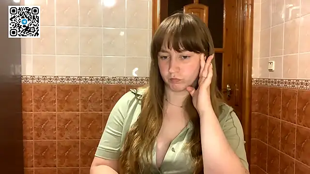 MaroonMoon  online show from 10/01/25, 07:51