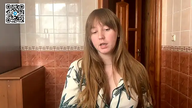 MaroonMoon  online show from 10/17/25, 09:34