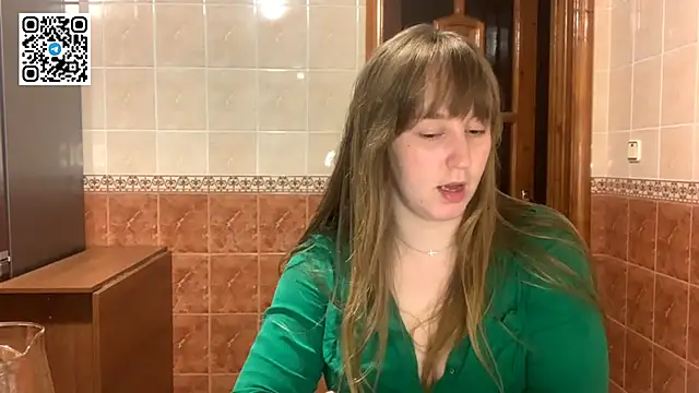 MaroonMoon  online show from 10/22/25, 07:46