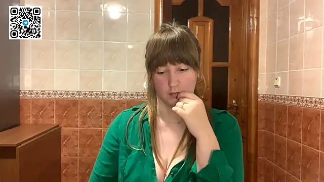 MaroonMoon  online show from 11/19/25, 08:31