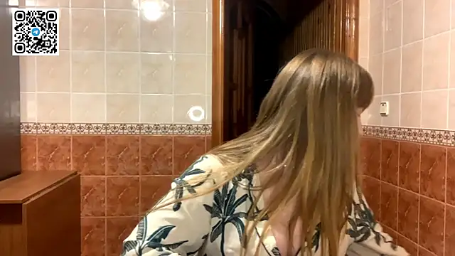 MaroonMoon  online show from 10/27/25, 08:43