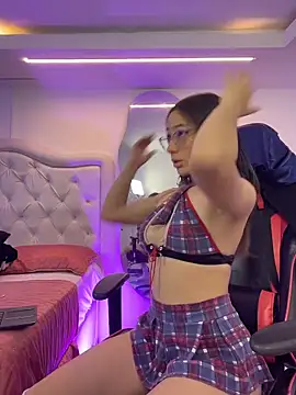 kiara velvet  online show from 10/11/25, 03:18