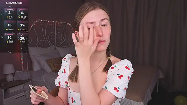 VesperaCeleste online show from 10/02/25, 05:33