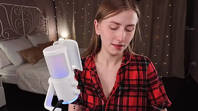 VesperaCeleste online show from 11/12/25, 05:44