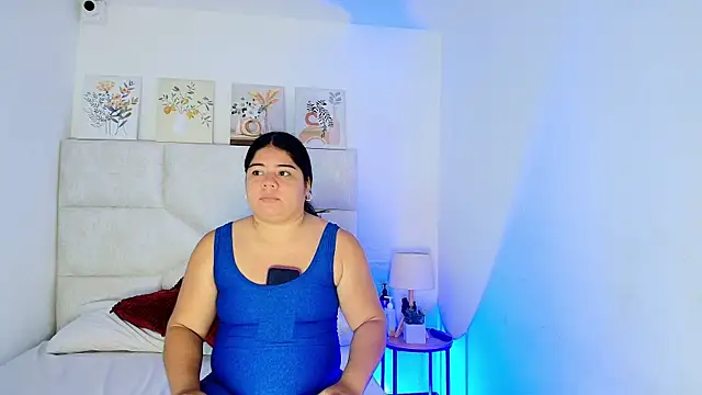 Snapshot of elizawiliamst chatting on 04/30/26, 01:18 elizawiliamst online show from 04/30/26, 01:18