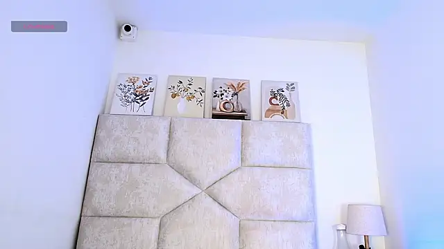 Snapshot of elizawiliamst chatting on 06/27/26, 12:11 elizawiliamst online show from 06/27/26, 12:11