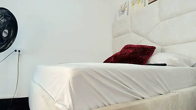 elizawiliamst online show from 04/01/26, 01:12